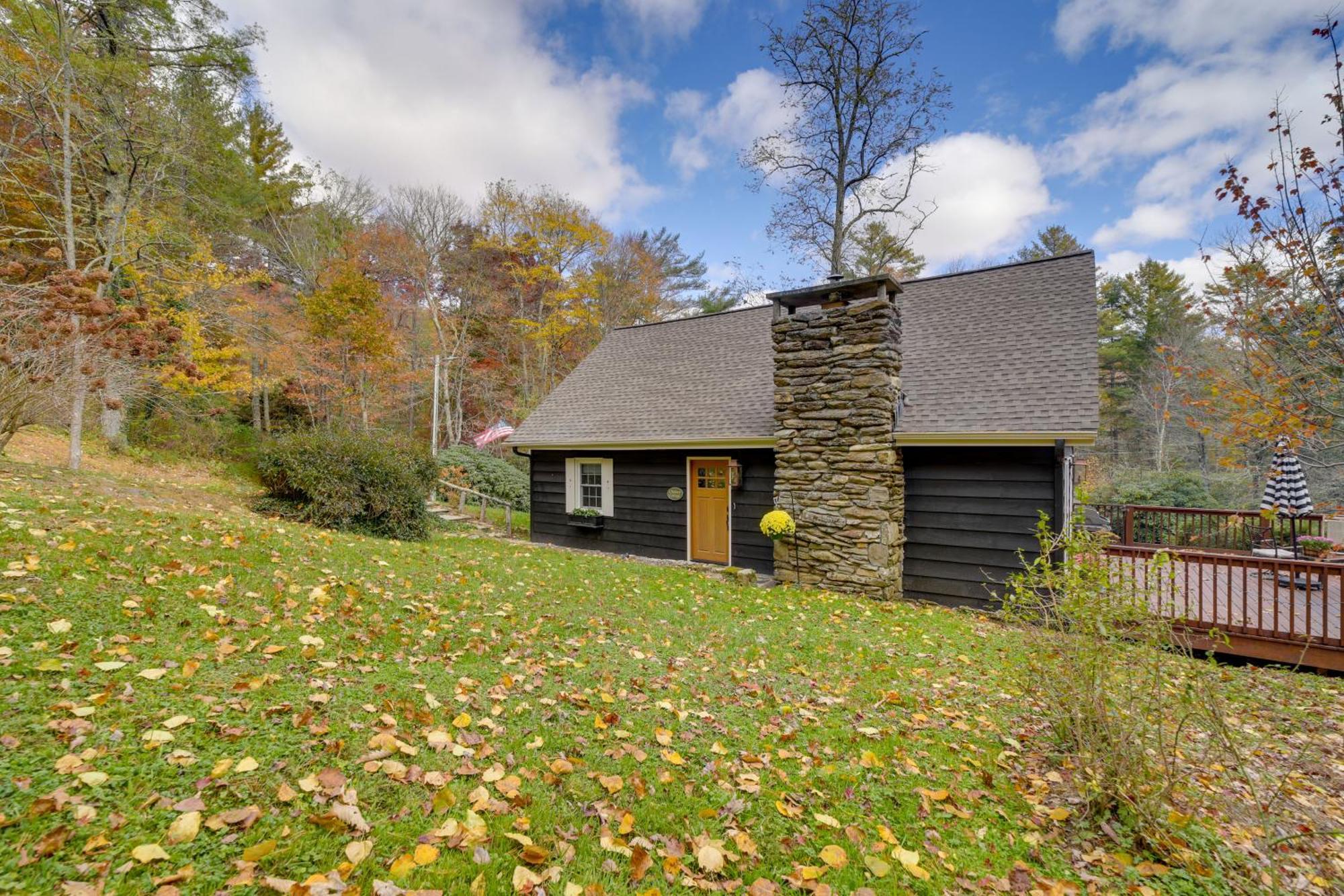 Enchanting Highlands Cottage With Pond And Falls! 外观 照片