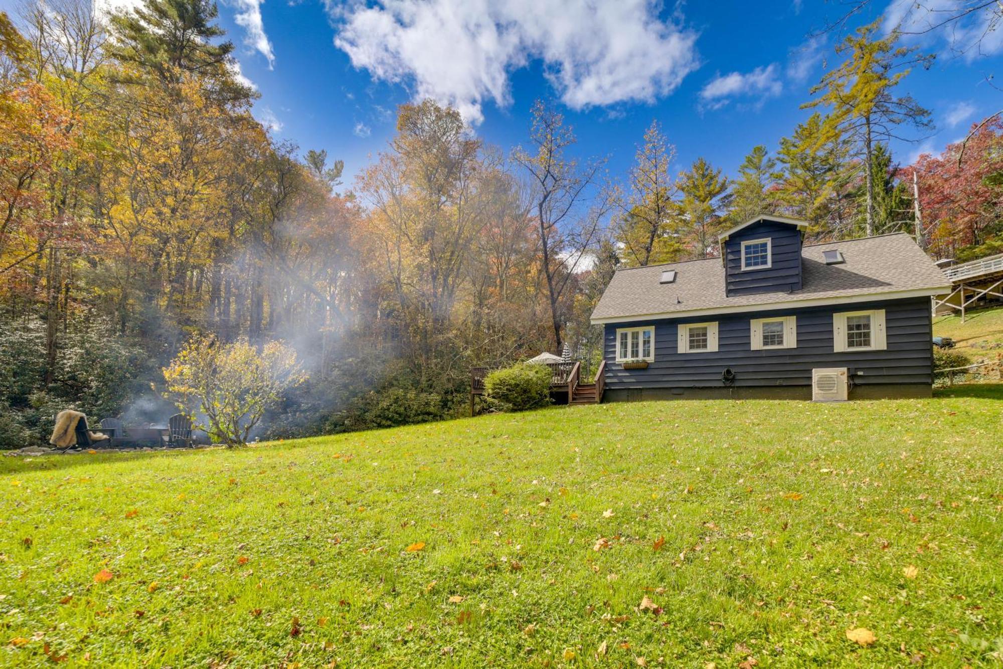 Enchanting Highlands Cottage With Pond And Falls! 外观 照片